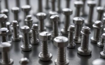 Винты с полукруглой головкой по ОСТ 1 31528-80: технические требования и область применения